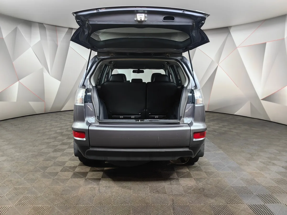 Mitsubishi Outlander 2.0 CVT 4WD (147 л.с.) Серый в АВИЛОН. Слайд №12