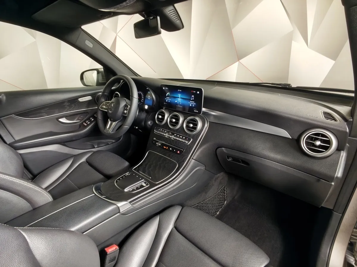 Mercedes-Benz GLC 200 9G-TRONIC 4MATIC (197 л.с.) Premium Серый в АВИЛОН. Слайд №13