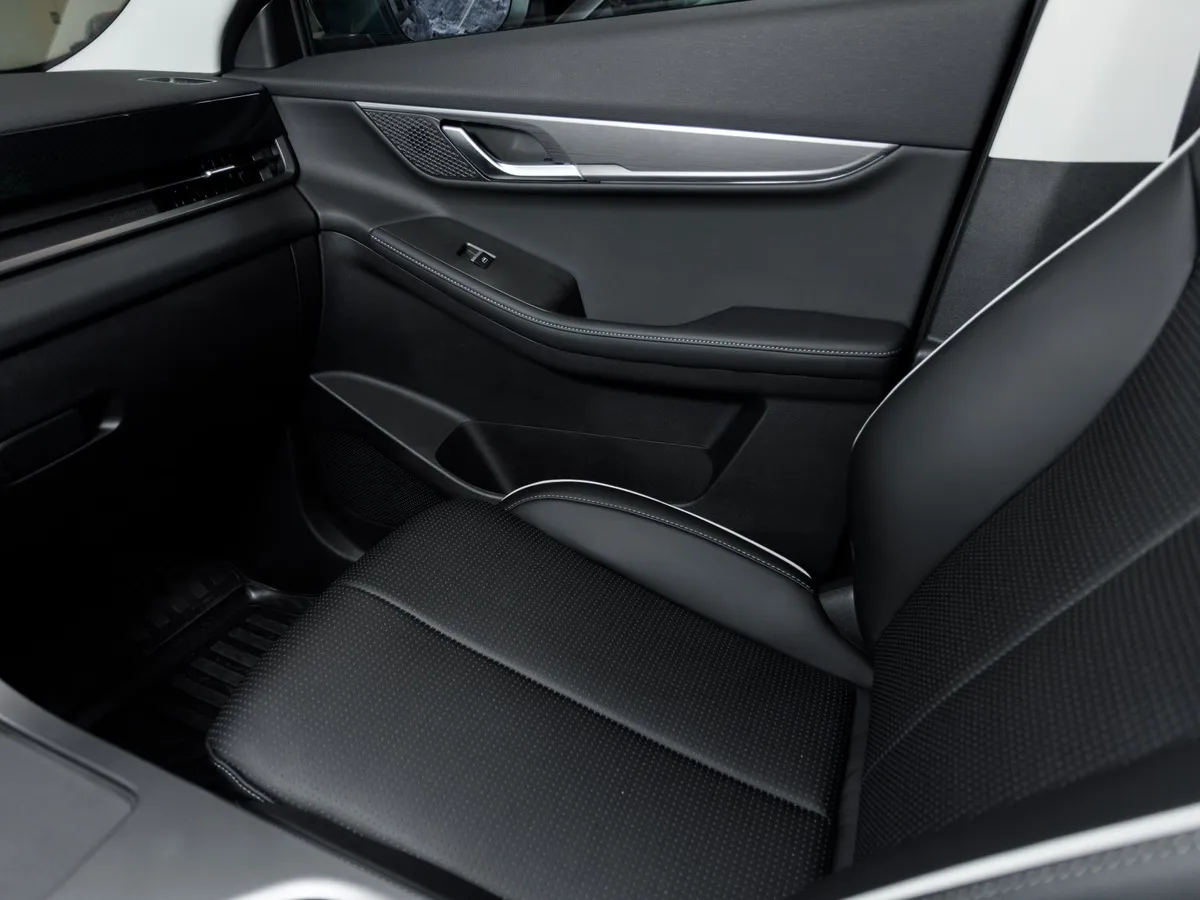 JELAND J6 1.5 DCT FWD (147 л.с.) Комфорт Белый в АВИЛОН. Слайд №11
