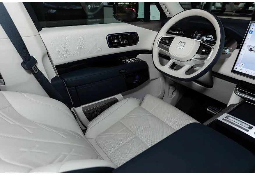 Zeekr 9X 2.0h AT 4WD (1177 л.с.) Max Белый в АВИЛОН. Слайд №15