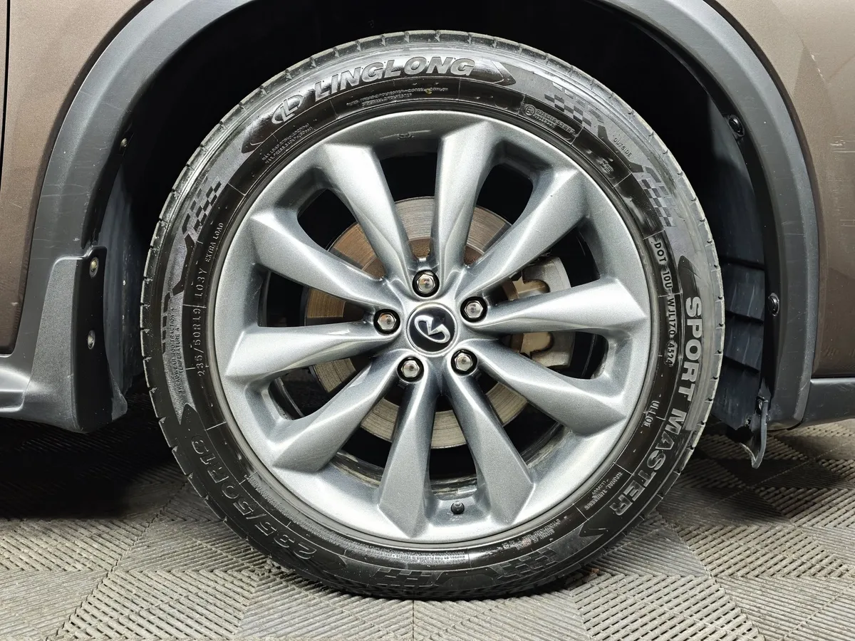 Infiniti QX50 2.0 VC-T CVT AWD (249 л.с.) Коричневый в АВИЛОН. Слайд №9