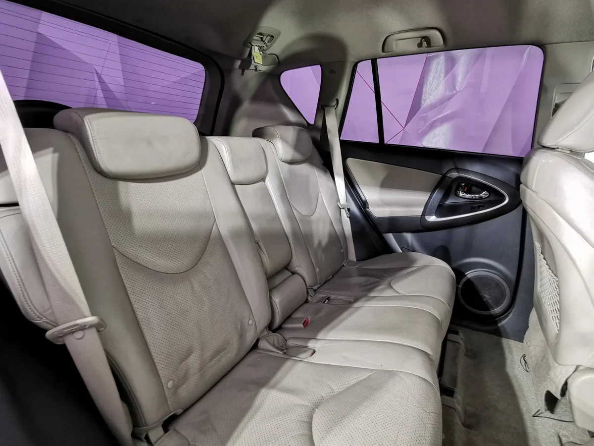 Toyota RAV4 2.0 AT (152 л.с.) Черный в АВИЛОН. Слайд №15