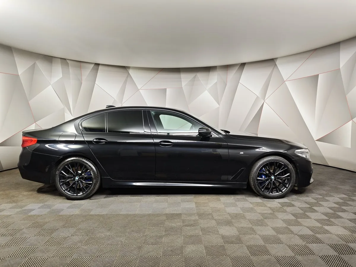BMW 5 серия 530i xDrive Steptronic (249 л.с.) Черный в АВИЛОН. Слайд №6 BMW 5 серия 530i xDrive Steptronic (249 л.с.) Черный в АВИЛОН. Слайд №6