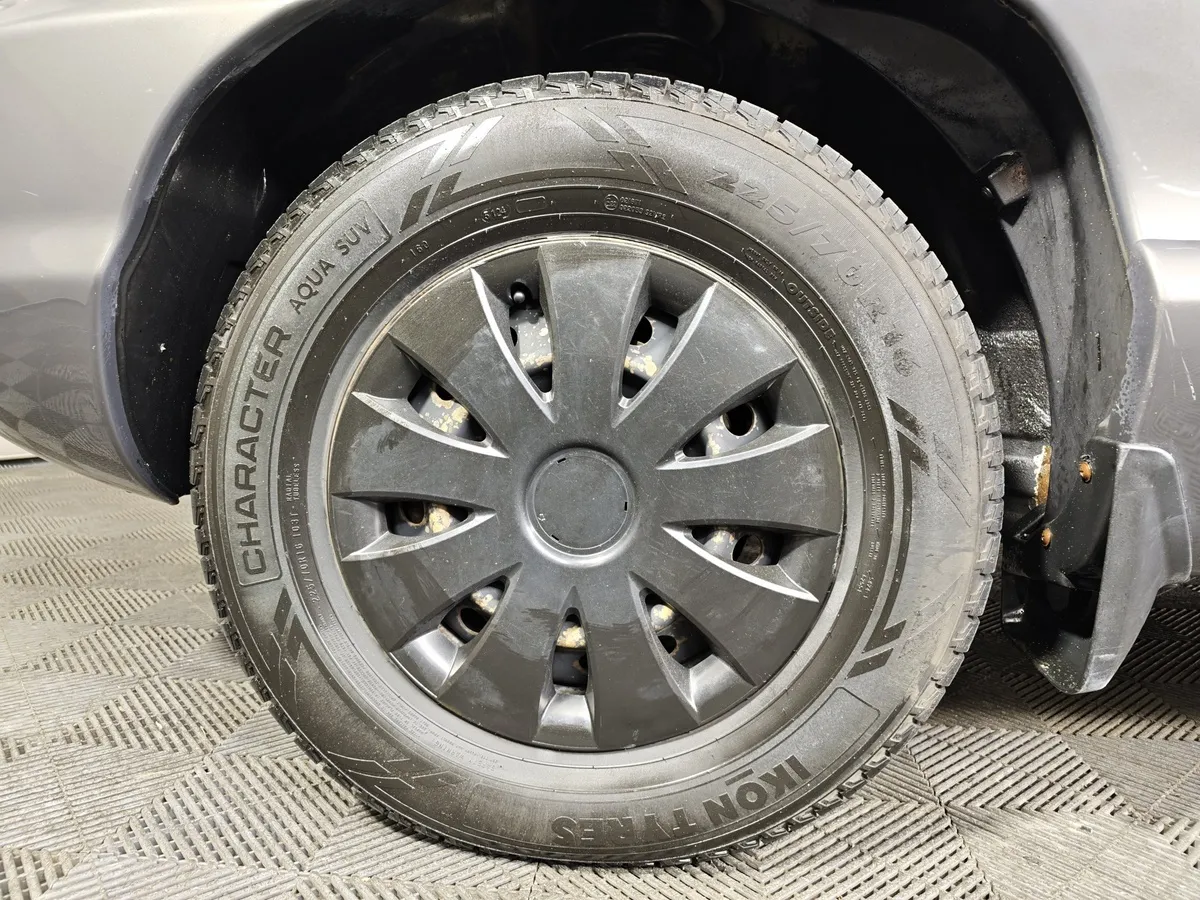 Hyundai Santa Fe 2.7 AT (173 л.с.) Серый в АВИЛОН. Слайд №9