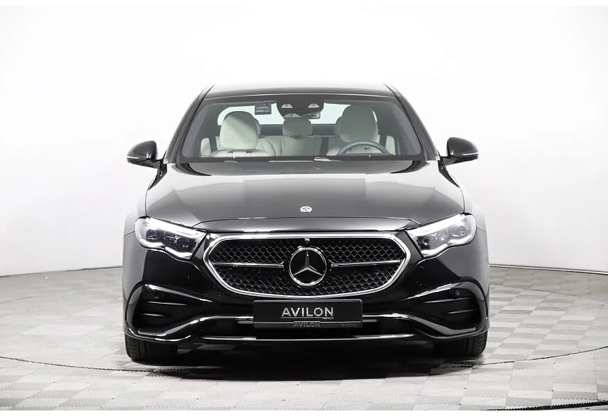 Mercedes-Benz E-Класс E 300 4MATIC (258 л.с.) Черный в АВИЛОН. Слайд №3