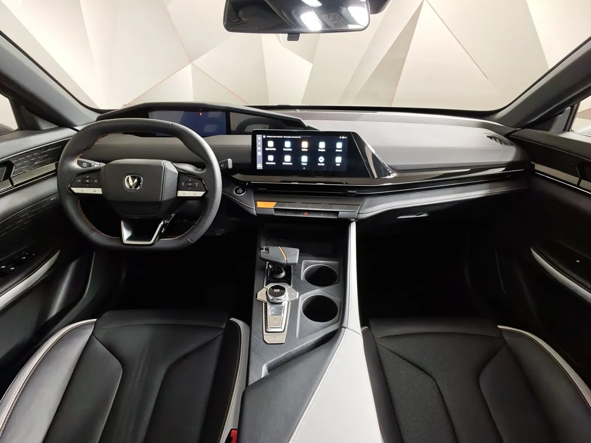 Changan UNI-V 1.5 AMT (181 л.с.) Tech Красный в АВИЛОН. Слайд №14