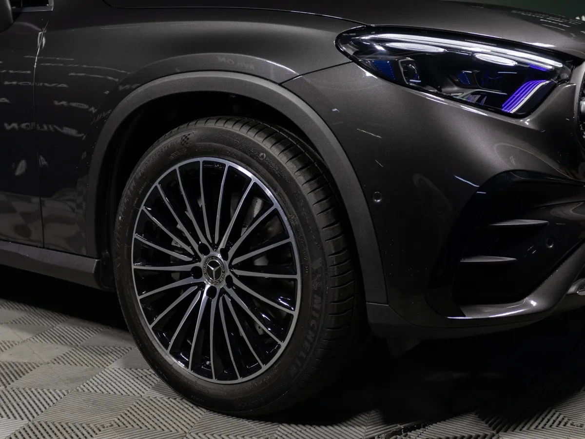 Mercedes-Benz GLC 300 4MATIC 9G-TRONIC (258 л.с.) Серый в АВИЛОН. Слайд №17