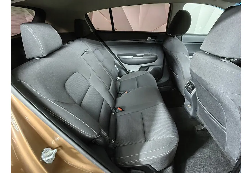 Kia Sportage 2.0 AT 4WD (150 л.с.) Comfort Коричневый в АВИЛОН. Слайд №16