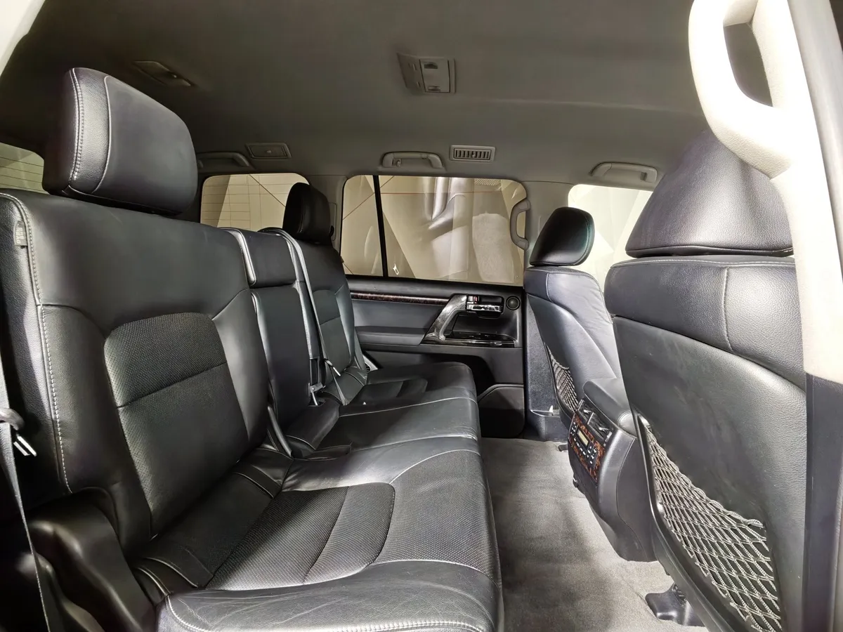 Toyota Land Cruiser 4.5 Twin-Turbo D AT 4WD (5 мест) (235 л.с.) Престиж Черный в АВИЛОН. Слайд №16