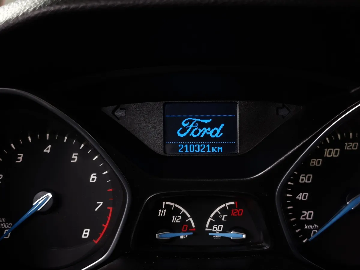 Ford Focus 1.6 MT (125 л.с.) Trend Серебристый в АВИЛОН. Слайд №17