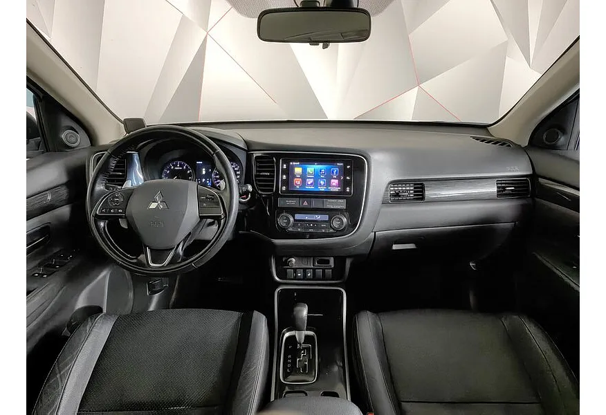 Mitsubishi Outlander 2.4 CVT 4WD (167 л.с.) Белый в АВИЛОН. Слайд №14