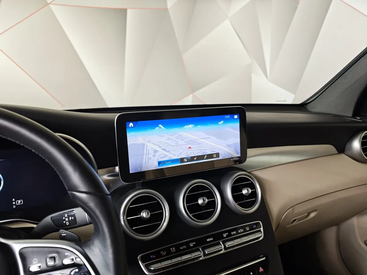 Mercedes-Benz GLC Купе 300 9G-TRONIC 4MATIC (249 л.с.) Sport Серебристый в АВИЛОН. Слайд №22