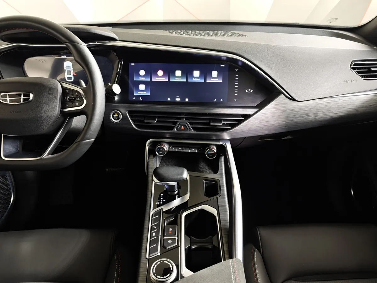 Geely Tugella 2.0 AT AWD (238 л.с.) Flagship Черный в АВИЛОН. Слайд №14