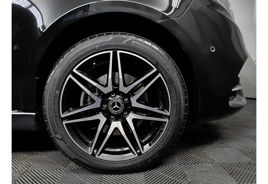 Mercedes-Benz V-Класс V 220 d AT L2 4x4 (163 л.с.) AMG Line Черный в АВИЛОН. Слайд №9