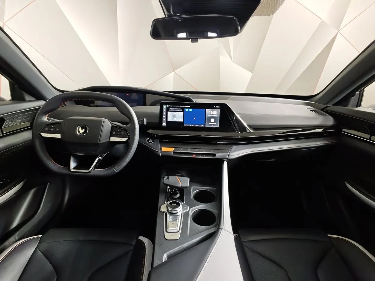 Changan UNI-V 1.5 AMT (181 л.с.) Tech Серый в АВИЛОН. Слайд №14