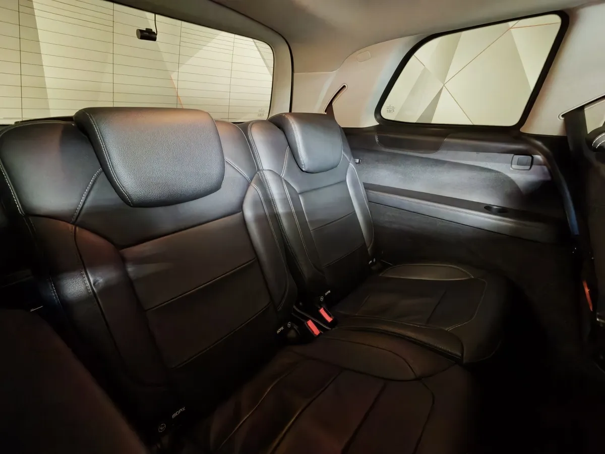 Mercedes-Benz GLS 350 d 4MATIC 9G-TRONIC (249 л.с.) Особая серия Черный в АВИЛОН. Слайд №24