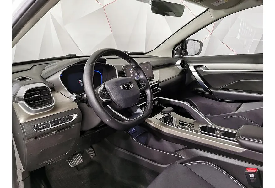 Geely Coolray 1.5T 7DCT 2WD (150 л.с.) Luxury Белый в АВИЛОН. Слайд №19