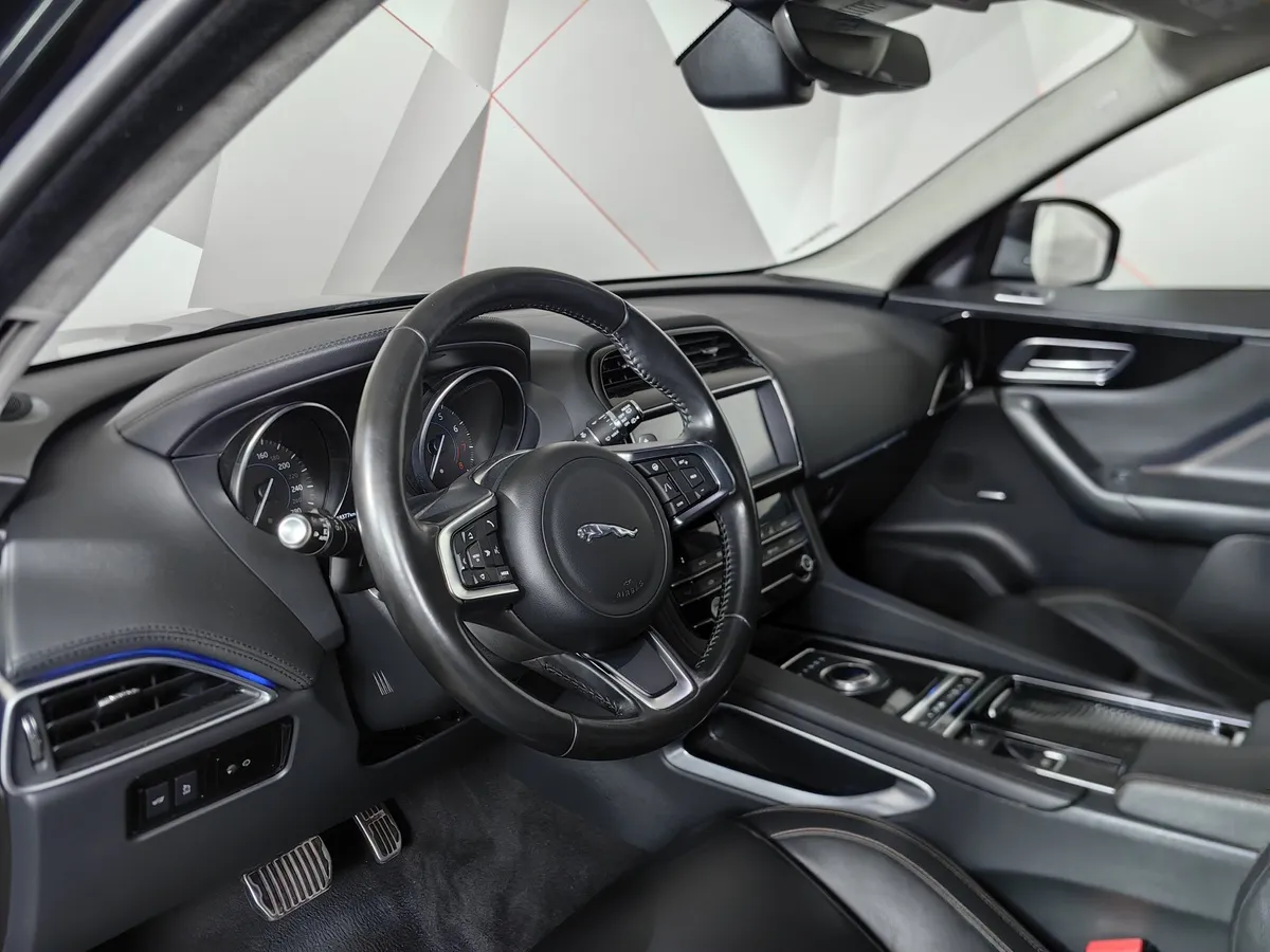 Jaguar F-Pace 2.0 AT AWD (249 л.с.) Prestige Черный в АВИЛОН. Слайд №18