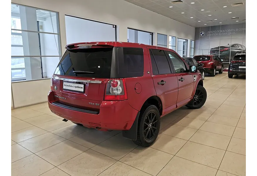 Land Rover Freelander 2.2 TD4 AT (150 л.с.) S Красный в АВИЛОН. Слайд №2