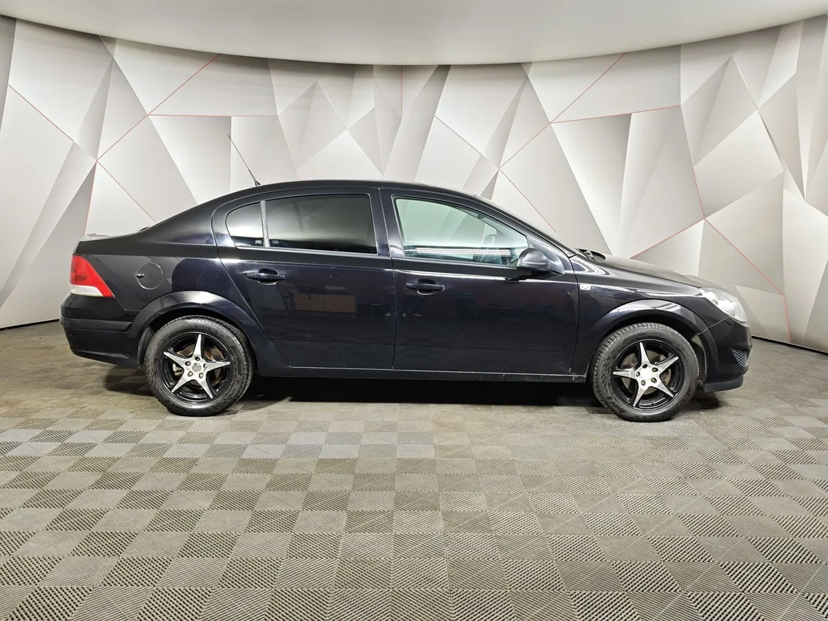 Opel Astra 1.6 Easytronic (115 л.с.) base Черный в АВИЛОН. Слайд №6