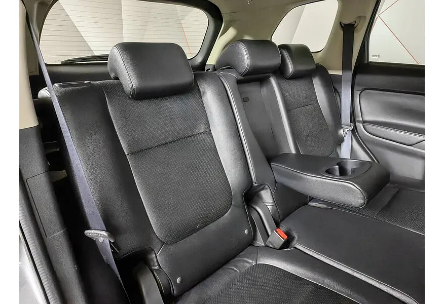 Mitsubishi Outlander 2.0 CVT 4WD (146 л.с.) Instyle E29 Серый в АВИЛОН. Слайд №12
