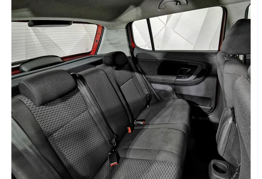 Skoda Fabia 1.4 MT (125 л.с.) Красный в АВИЛОН. Слайд №16