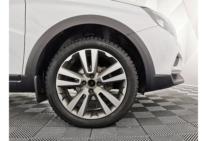 ВАЗ (Lada) Vesta 1.6 CVT (113 л.с.) Белый в АВИЛОН. Слайд №9