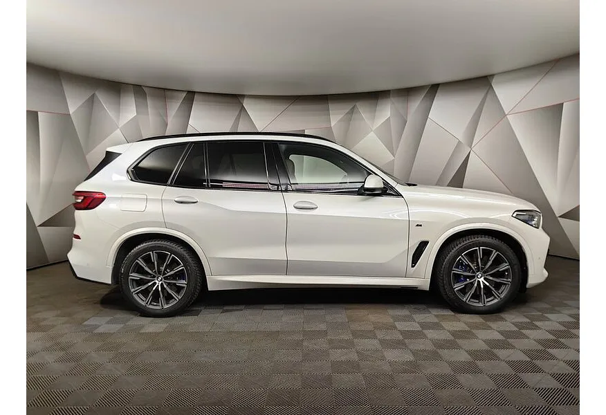 BMW X5 xDrive30d Steptronic (249 л.с.) M Sport Белый в АВИЛОН. Слайд №3