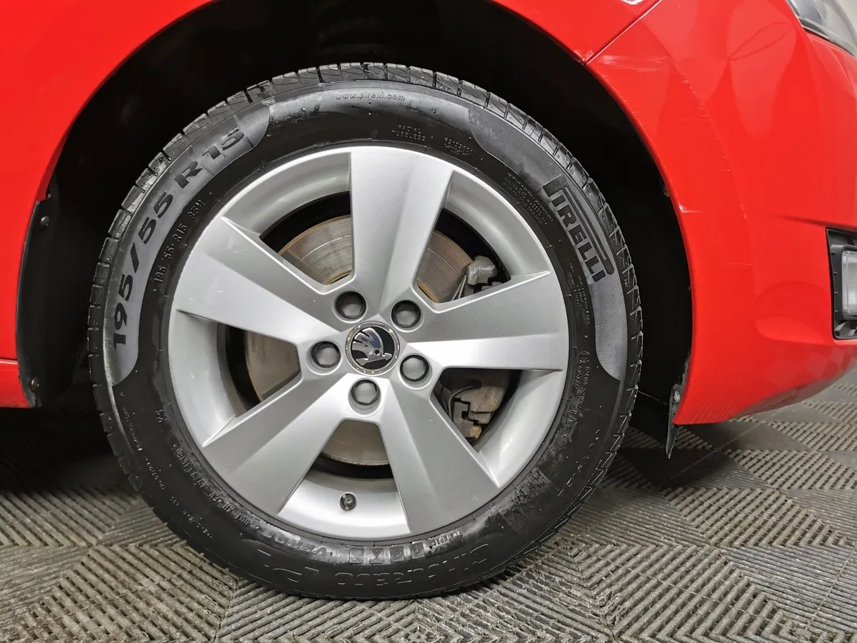 Skoda Rapid 1.4 TSI DSG (125 л.с.) Active Красный в АВИЛОН. Слайд №9