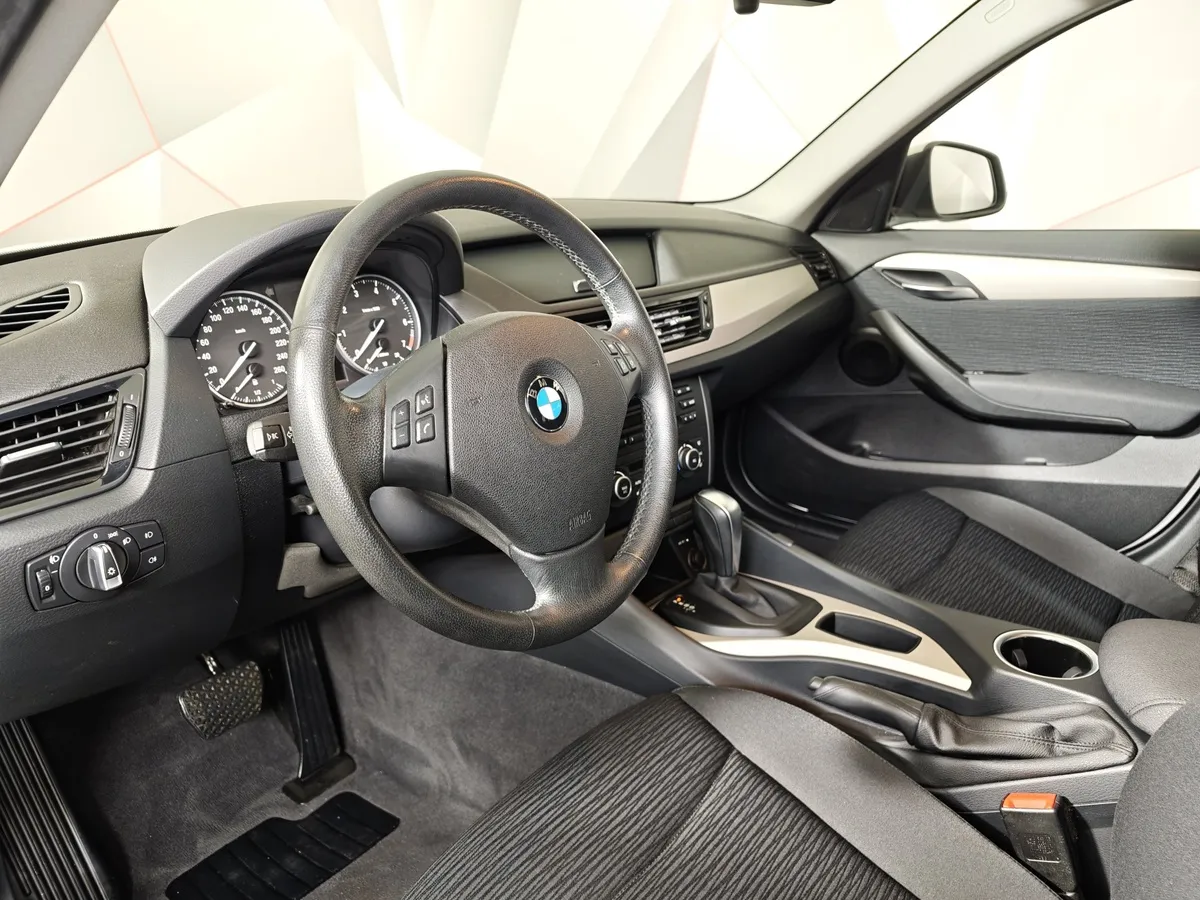BMW X1 sDrive18i AT (150 л.с.) Белый в АВИЛОН. Слайд №12