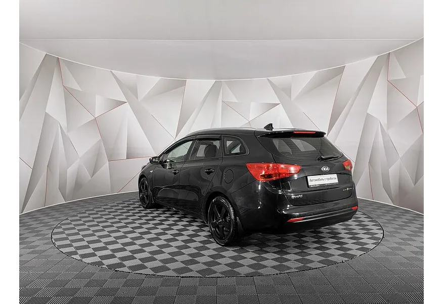 Kia Ceed 1.6 AT (129 л.с.) Luxe Черный в АВИЛОН. Слайд №4