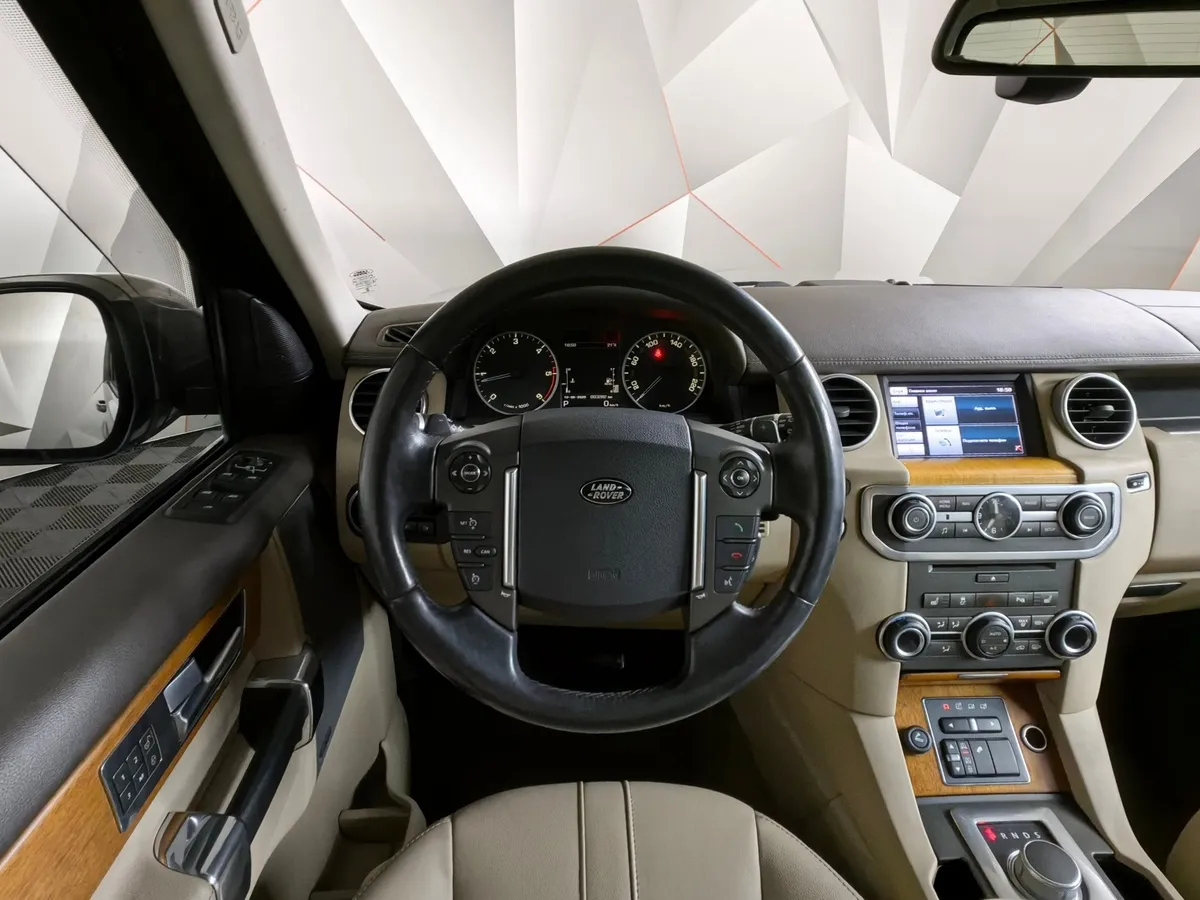 Land Rover Discovery 3.0 SDV6 4WD AT (252 л.с.) HSE Коричневый в АВИЛОН. Слайд №17