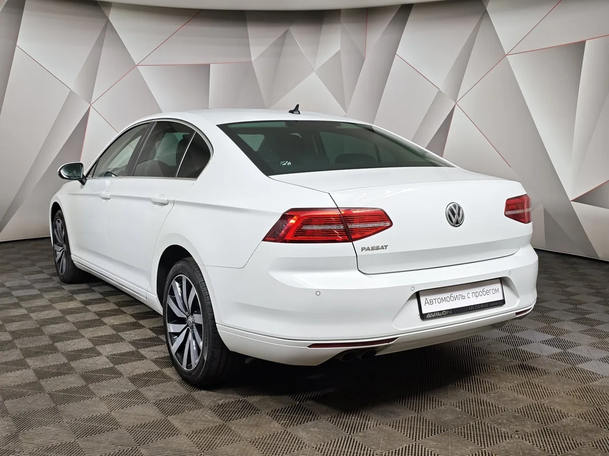 Volkswagen Passat 1.8 TSI BlueMotion DSG (180 л.с.) Highline Белый в АВИЛОН. Слайд №4