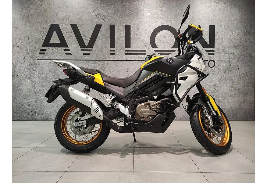 QJMOTOR SVT 650X 650 см³ (76 л.с.) 650 Белый в АВИЛОН. Слайд №4