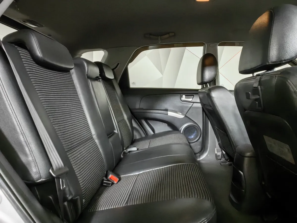Kia Sportage 2.0 CRDi AT 4WD (112 л.с.) Серебристый в АВИЛОН. Слайд №15