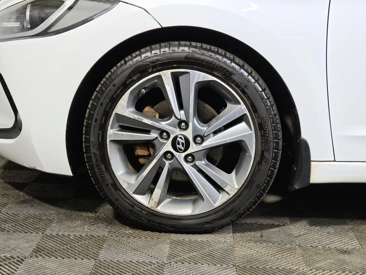 Hyundai Elantra 2.0 - 6AT (150 л.с.) Elegance + Style Белый в АВИЛОН. Слайд №9