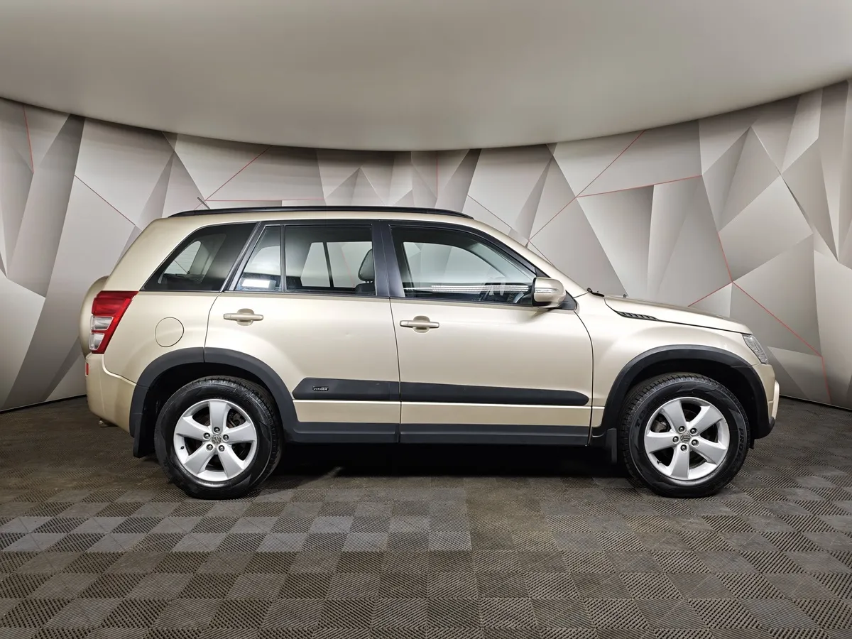 Suzuki Grand Vitara 2.4 AT (169 л.с.) Бежевый в АВИЛОН. Слайд №6