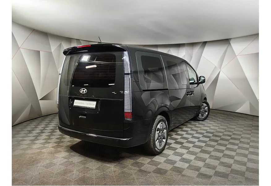 Hyundai Staria 1.6h 6AT 2WD (245 л.с.) Family Черный в АВИЛОН. Слайд №2