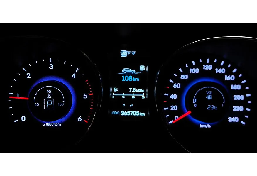 Hyundai Santa Fe 2.2 CRDi MT (197 л.с.) Белый в АВИЛОН. Слайд №18