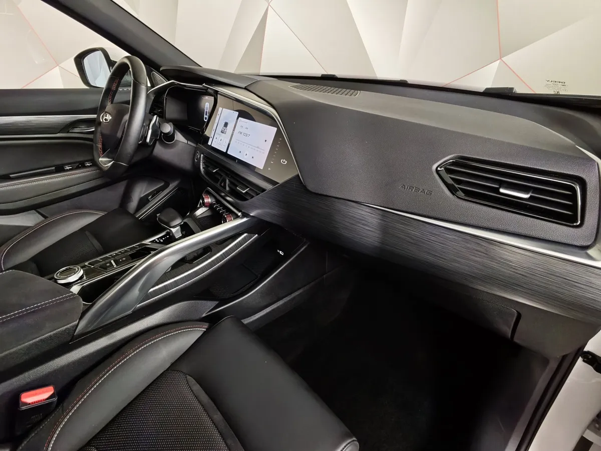Geely Tugella 2.0 AT AWD (238 л.с.) Flagship Белый в АВИЛОН. Слайд №13