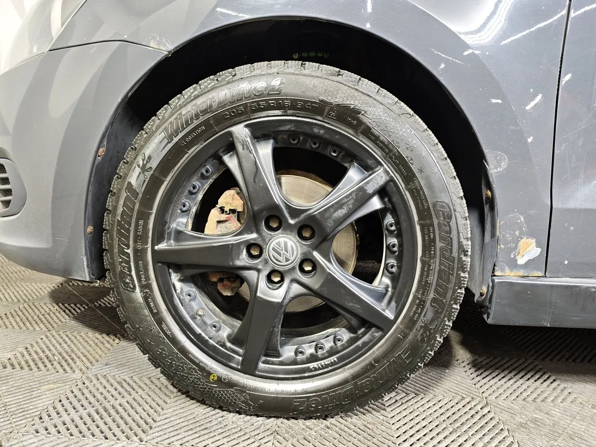 Volkswagen Polo 1.6 MT (105 л.с.) Comfortline Серый в АВИЛОН. Слайд №9