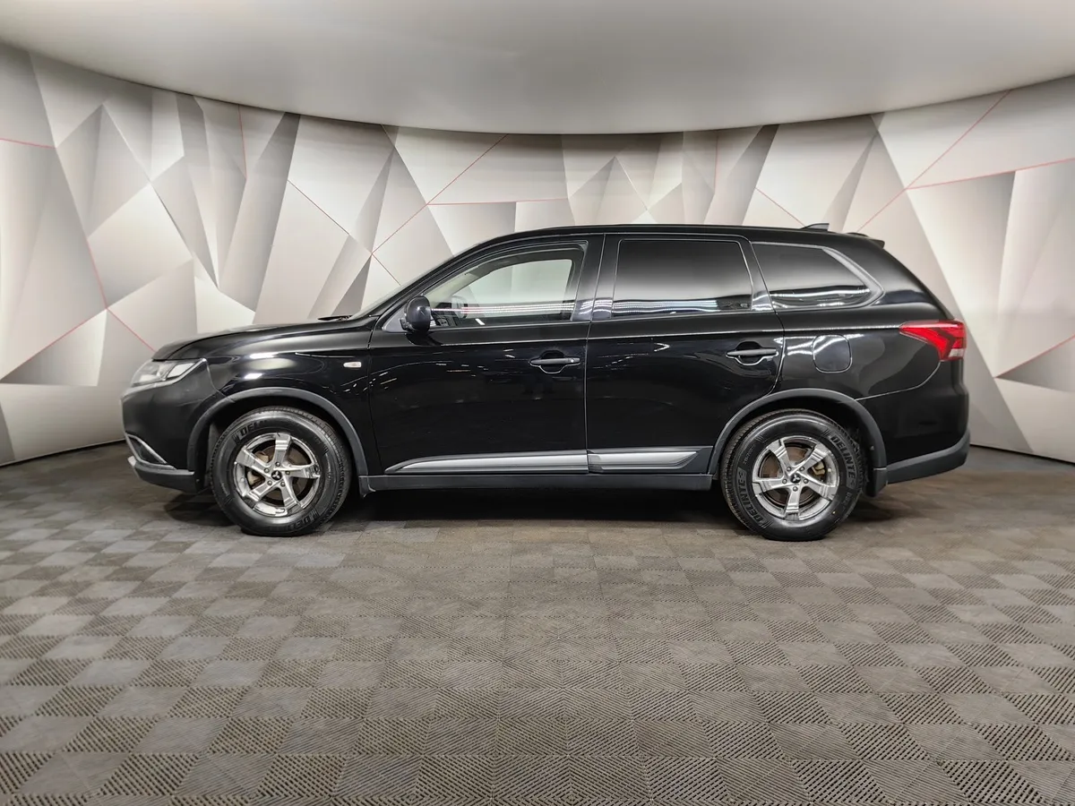 Mitsubishi Outlander 2.0 CVT (146 л.с.) Invite Черный в АВИЛОН. Слайд №5