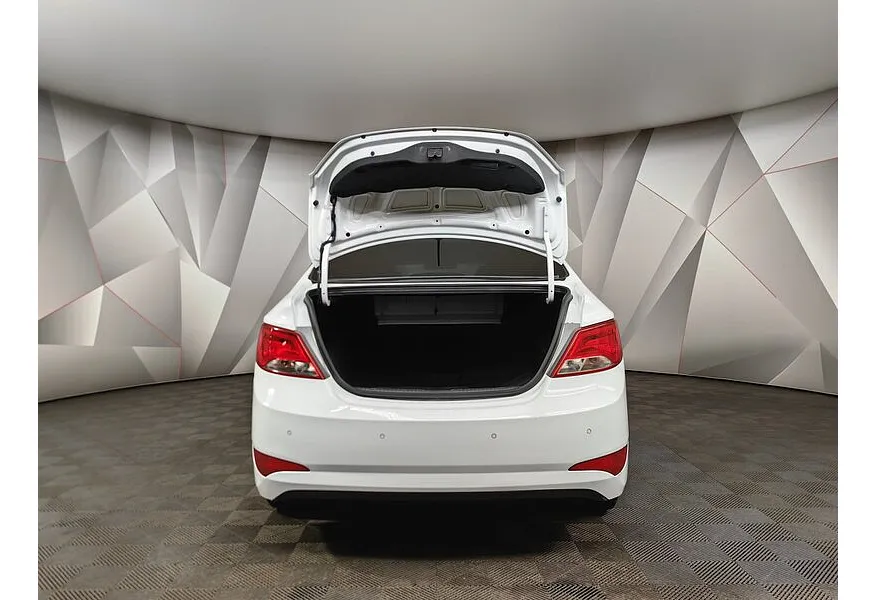 Hyundai Solaris 1.6 MT (123 л.с.) Comfort + Winter Белый в АВИЛОН. Слайд №11