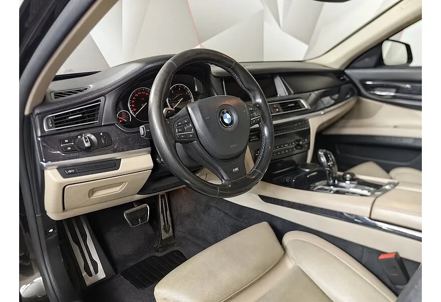 BMW 7 серия 740d xDrive AT (306 л.с.) Черный в АВИЛОН. Слайд №11