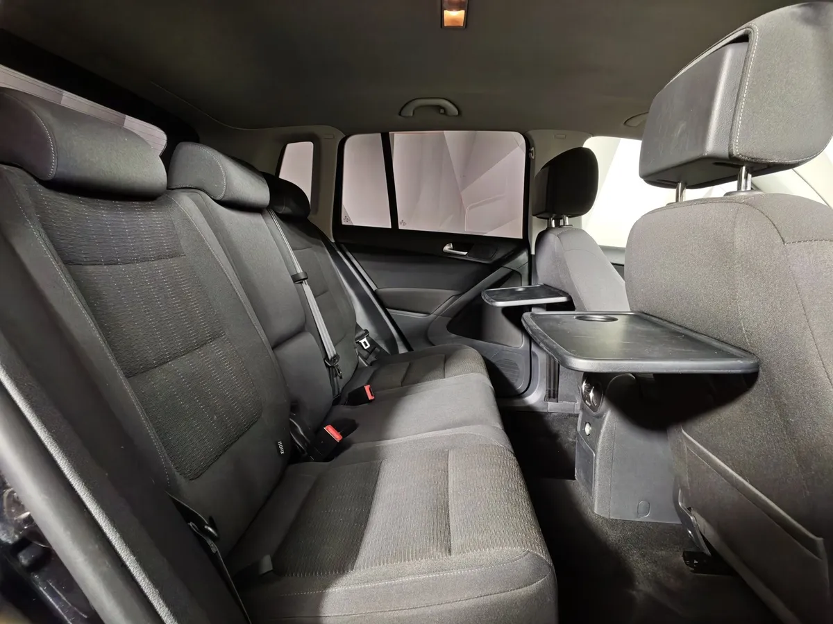 Volkswagen Tiguan 2.0 TDI 4Motion AT (140 л.с.) Track & Field Черный в АВИЛОН. Слайд №15