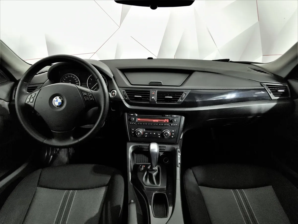 BMW X1 sDrive18i AT (150 л.с.) Коричневый в АВИЛОН. Слайд №11