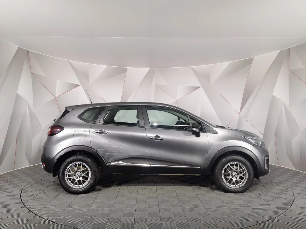 Renault Kaptur 2.0 MT AWD (143 л.с.) Drive Серый в АВИЛОН. Слайд №6