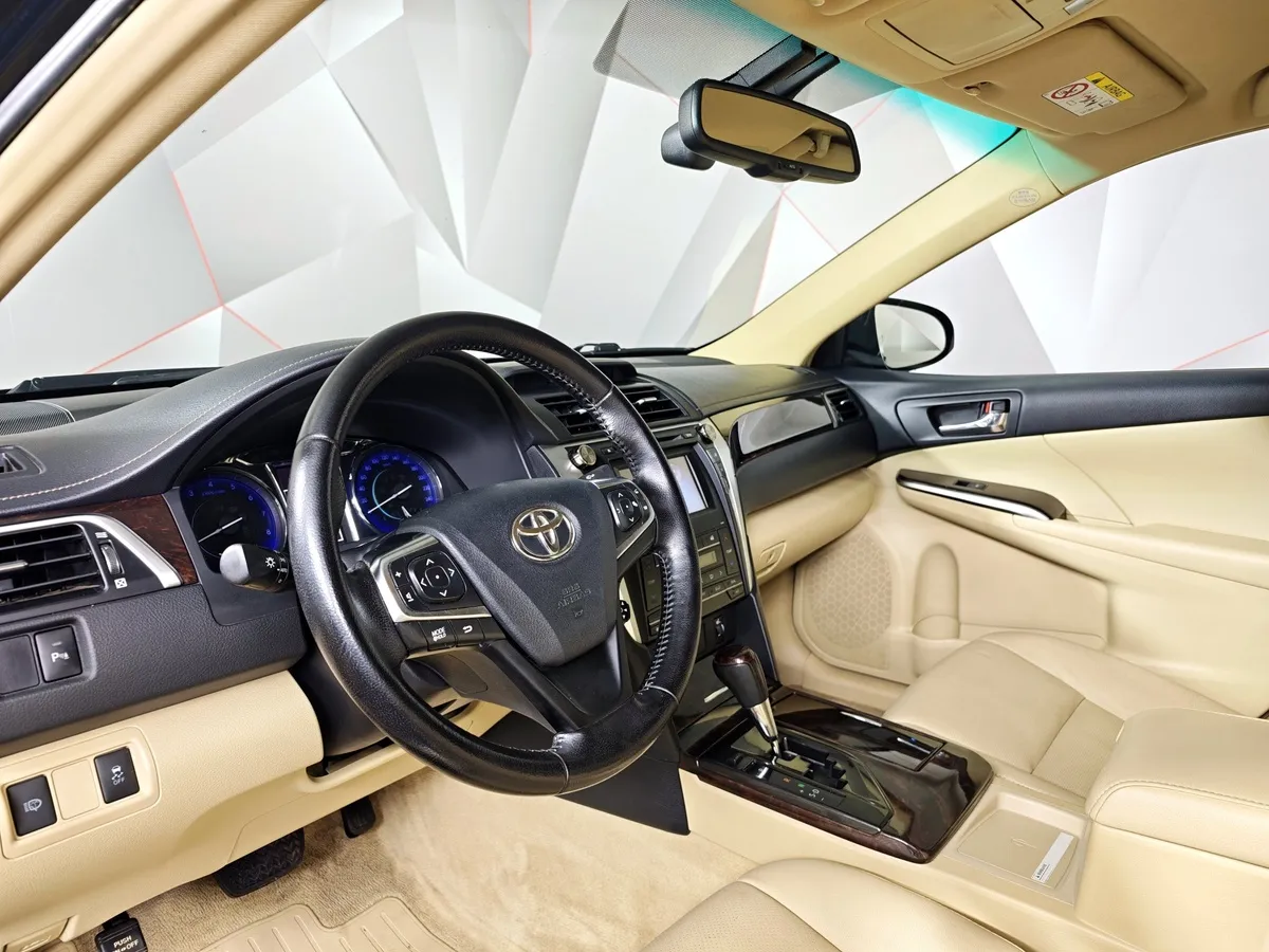 Toyota Camry 2.5 AT (181 л.с.) Черный в АВИЛОН. Слайд №19