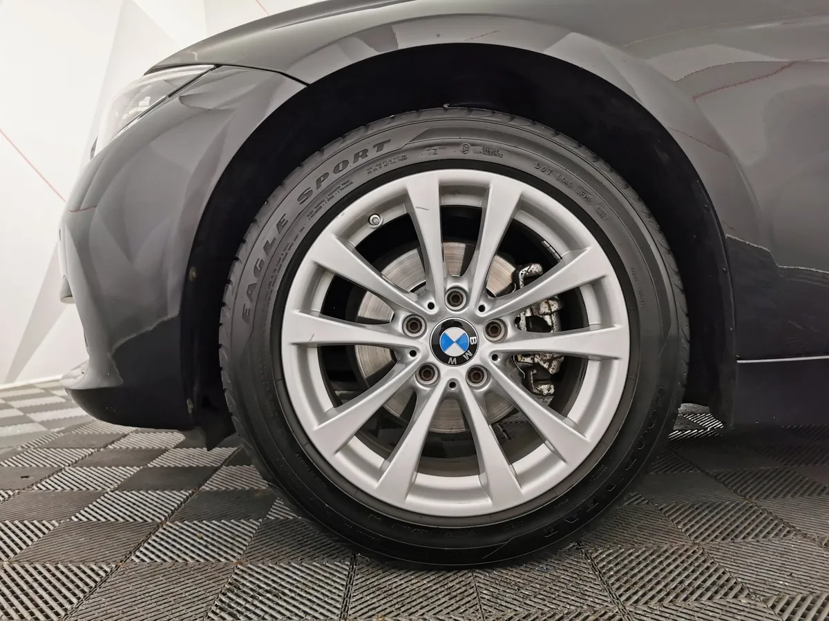 BMW 3 серия 320i AT (184 л.с.) Черный в АВИЛОН. Слайд №7