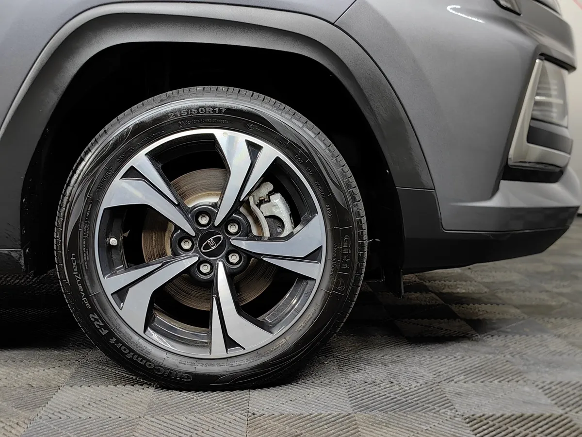 Москвич 3 1.5 CVT (150 л.с.) Standart Серый в АВИЛОН. Слайд №9